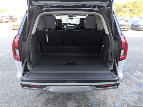 New 2025 Ford Expedition Platinum w/ Driver's Package image 32