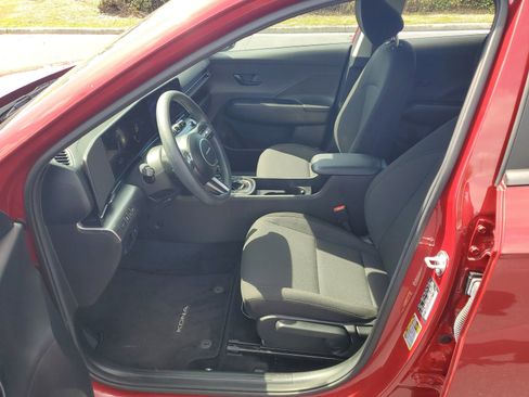 Used 2025 Hyundai Kona SE FWD image 16