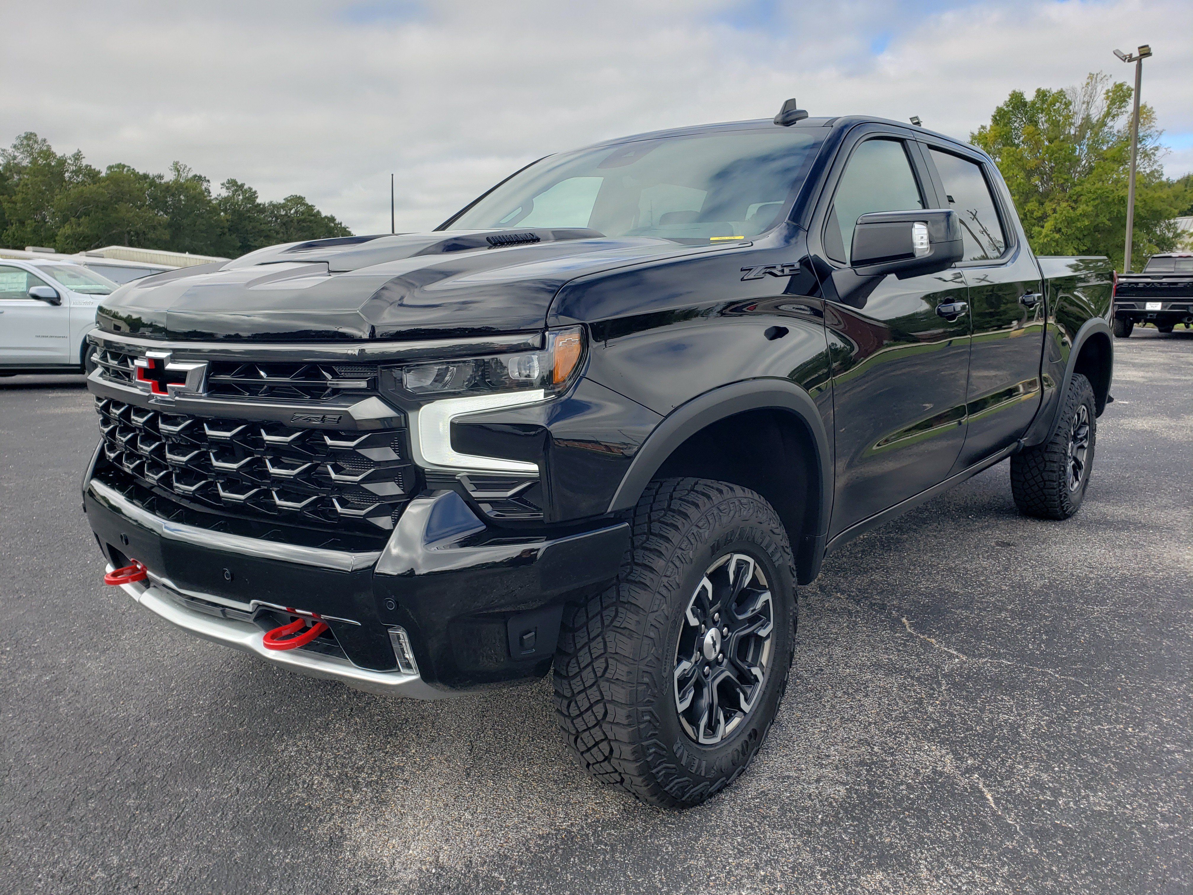 Used 2026 Chevrolet Silverado 1500 ZR2 w/ LPO, Dark Essentials Package AWD/4WD image 2