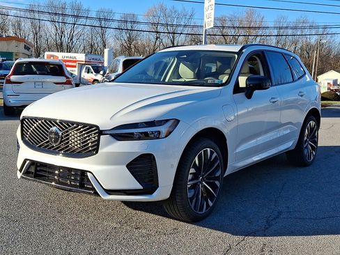 New 2026 Volvo XC60 T8 Ultra w/ Protection Package Premier image 2