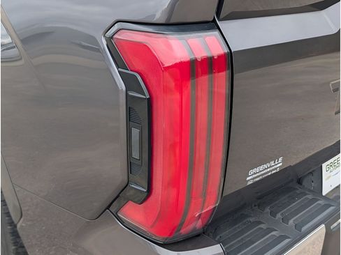 Used 2022 Toyota Tundra Limited RWD image 4