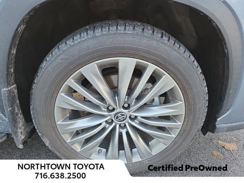 Used 2020 Toyota Highlander Limited Platinum image 2