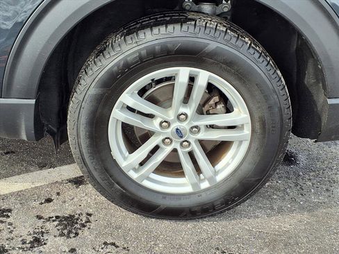 Used 2022 Ford Explorer XLT w/ Equipment Group 202A image 24