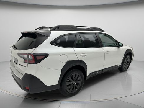 Used 2025 Subaru Outback Onyx Edition AWD/4WD image 5