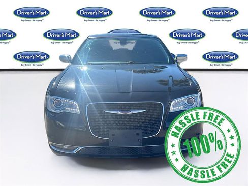 Used 2020 Chrysler 300 Limited image 2