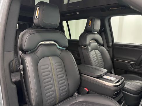 Used 2025 Rivian R1S Adventure image 20