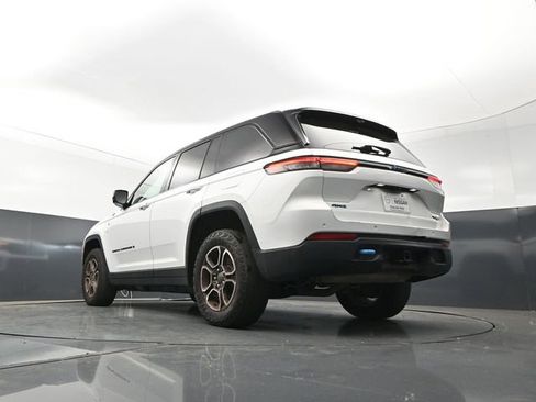 Used 2023 Jeep Grand Cherokee Trailhawk w/ Luxury Tech Group III AWD/4WD image 23