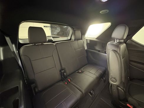 Used 2023 Chevrolet Traverse RS w/ LPO, Floor Liner Package image 50