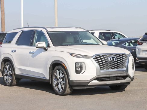 Used 2020 Hyundai Palisade SEL w/ Premium Package image 3