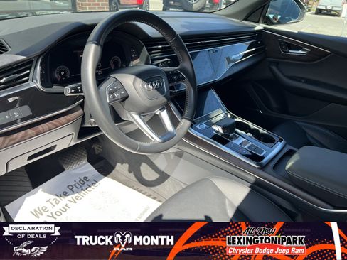 Used 2019 Audi Q8 Premium Plus w/ Premium Plus image 14