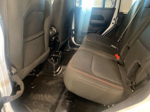 Used 2023 Jeep Wrangler Unlimited Rubicon w/ Cold Weather Group AWD/4WD image 28