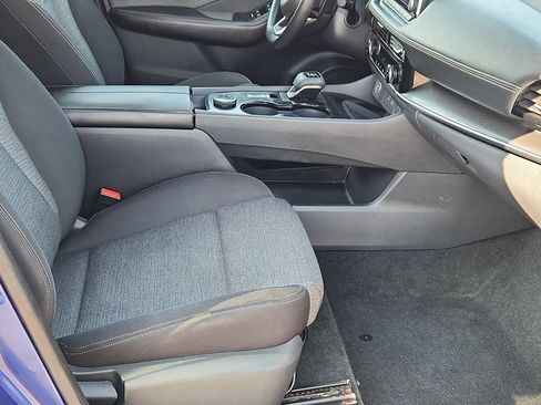 Used 2021 Nissan Rogue SV AWD/4WD image 12
