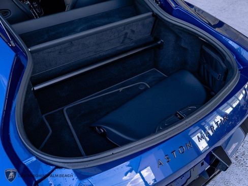 Used 2025 Aston Martin V8 Vantage Coupe image 32
