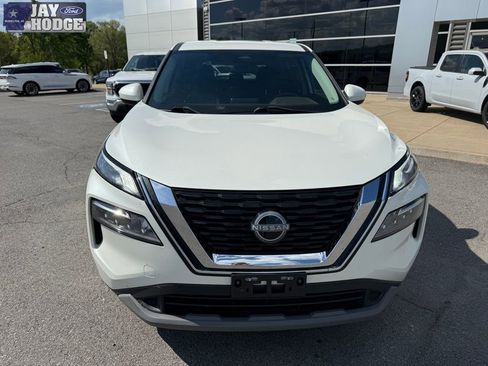Used 2023 Nissan Rogue SV image 9