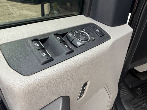 Used 2020 Ford F350 XLT w/ XLT Premium Package AWD/4WD image 17