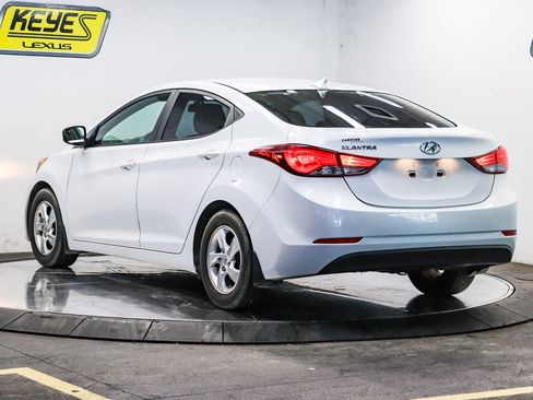 Used 2015 Hyundai Elantra SE FWD image 2