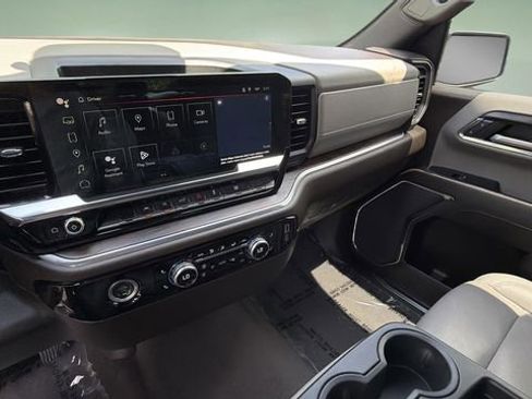 Used 2024 GMC Sierra 1500 SLT AWD/4WD image 24
