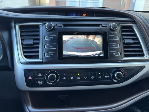 Used 2019 Toyota Highlander Plus image 23