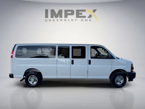 Used 2021 Chevrolet Express 2500 w/ Driver Convenience Package RWD image 6