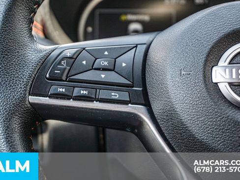 Used 2024 Nissan Versa SR FWD image 28