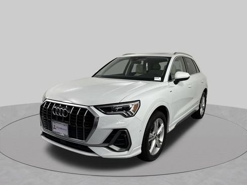 Used 2020 Audi Q3 2.0T Prestige w/ Prestige Package AWD/4WD image 2