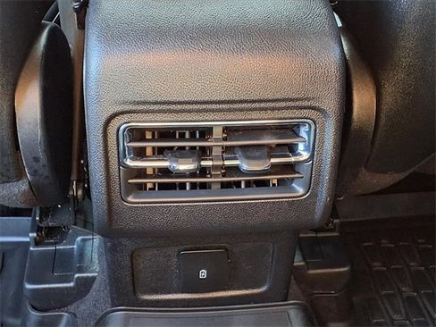 Certified 2021 Lincoln Corsair AWD image 10