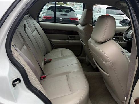 Used 2009 Mercury Grand Marquis LS image 10