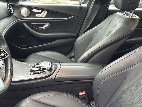 Used 2020 Mercedes-Benz E 350 4MATIC Sedan image 24
