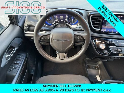 Used 2022 Chrysler Pacifica Touring FWD image 11