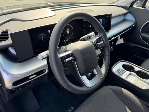 New 2026 Hyundai Ioniq 9 SE AWD/4WD image 16