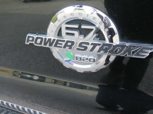 Used 2015 Ford F250 Lariat w/ Chrome Package image 10