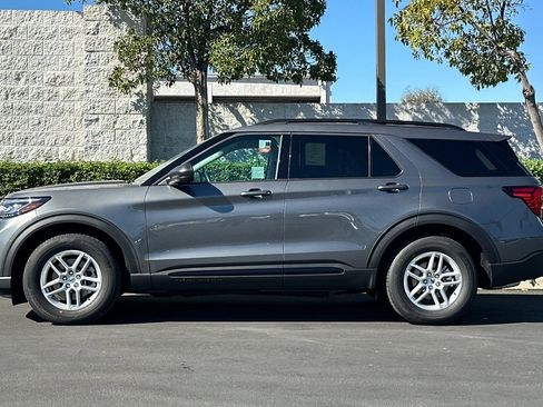 New 2026 Ford Explorer Active image 7