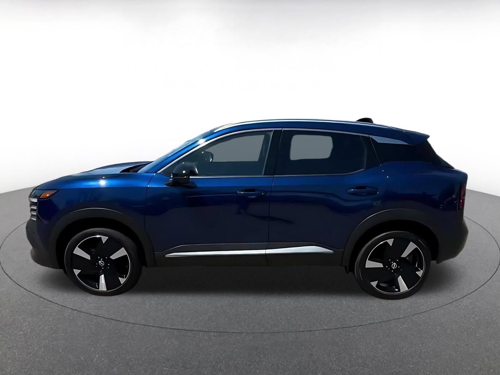 Used 2026 Nissan Kicks SR FWD image 8