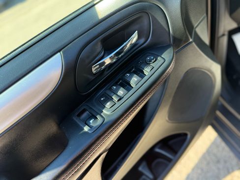 Used 2017 Dodge Grand Caravan GT image 11