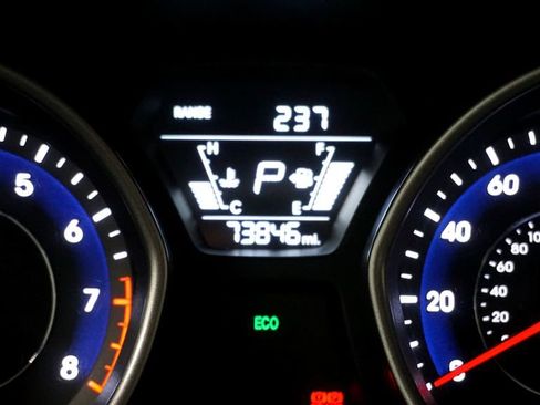 Used 2016 Hyundai Elantra SE FWD image 20