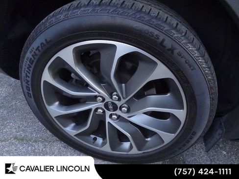 Certified 2023 Lincoln Nautilus Reserve AWD/4WD image 11