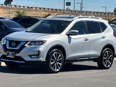 Used 2019 Nissan Rogue SL w/ Premium Package AWD/4WD image 7