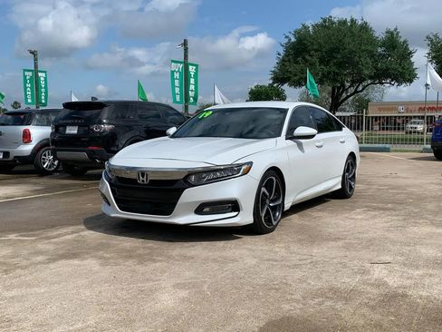 Used 2019 Honda Accord Sport image 4