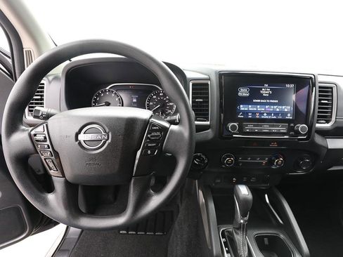 Used 2022 Nissan Frontier SV w/ Technology Package AWD/4WD image 14