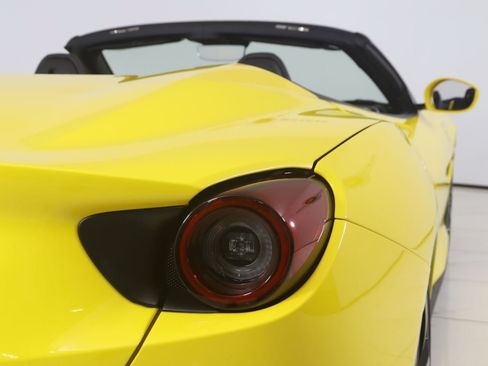 Used 2022 Ferrari Portofino M RWD image 79
