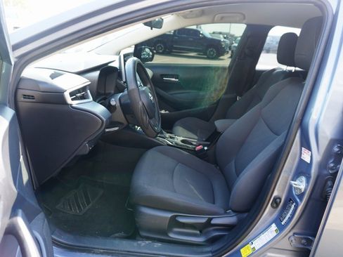 Used 2020 Toyota Corolla LE image 7
