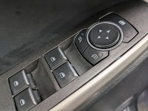 Used 2023 Ford Explorer XLT image 9