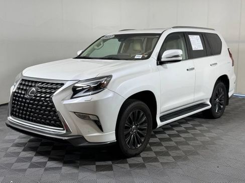 Used 2022 Lexus GX 460 Luxury w/ Sport Design Package AWD/4WD image 2
