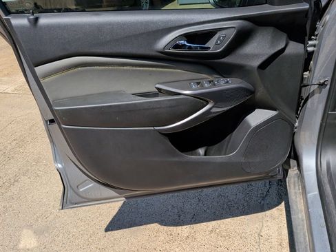 Used 2025 Chevrolet Trax ACTIV w/ Sunroof Package FWD image 10