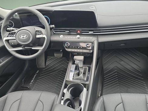 New 2026 Hyundai Elantra Limited FWD image 11