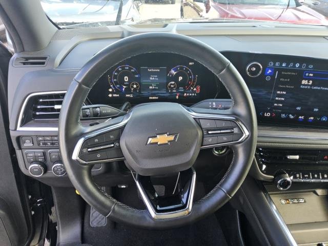 Used 2025 Chevrolet Suburban Premier AWD/4WD image 4