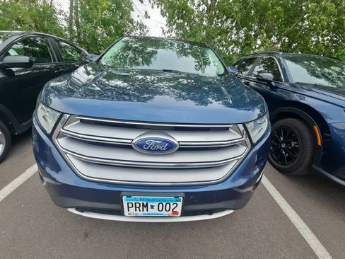 Used 2017 Ford Edge Titanium w/ Equipment Group 301A AWD/4WD image 2