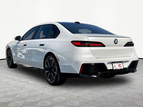 Used 2023 BMW 740i w/ Parking Assistance Package RWD image 5