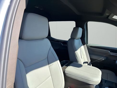 New 2026 GMC Sierra 1500 SLT w/ SLT Convenience Package image 15