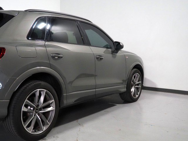 Used 2023 Audi Q3 quattro 2.0T Premium w/ Black Optic Sport Package AWD/4WD image 35